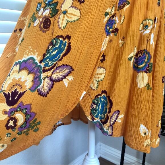 I The Wild Dress Women M Mustard Floral Faux Wrap Bell Sleeve Surplice Rayon - Picture 8 of 12
